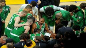 Play Casino games on your mobile device! 3 2022 Finals has only a 4% chance of successful reversal! How did the Celtics overcome a double-digit deficit to bring down the Warriors?