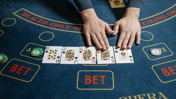 How to Play Baccarat in Online Casinos